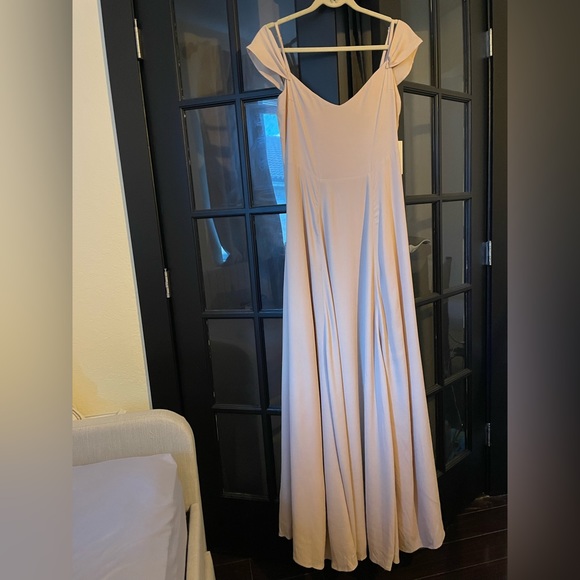 Reformation dress in style “poppy” in the shade “champagne” size 10 - Picture 3 of 9